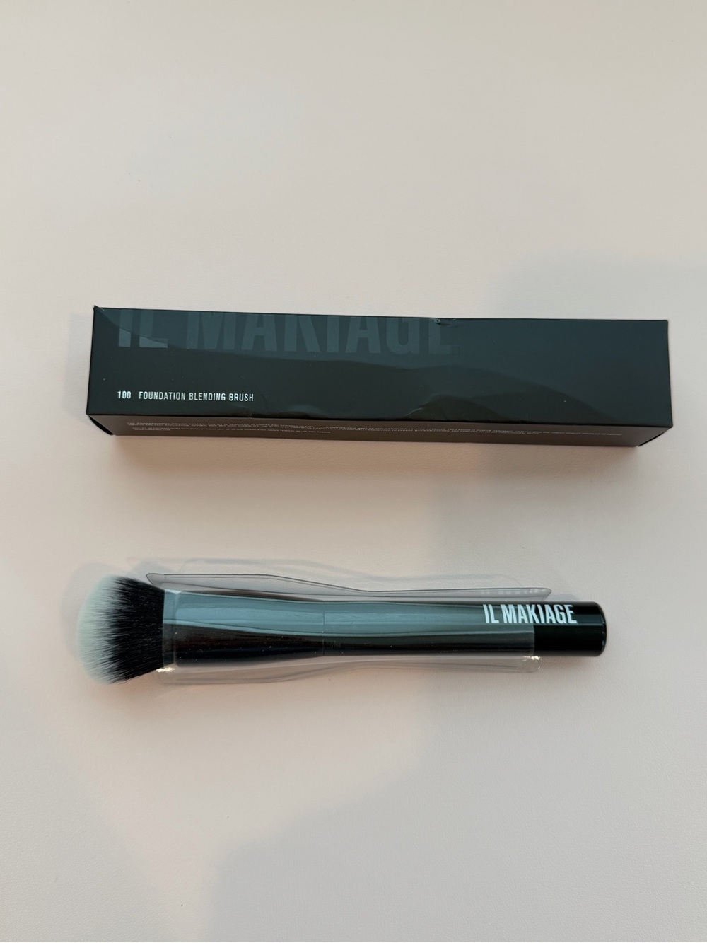 IL MAKIAGE 100 Foundation Blending Brush